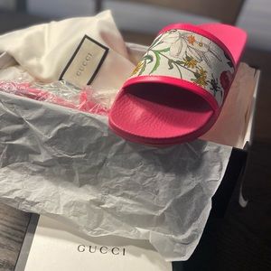 Gucci Flora Canva Slides
